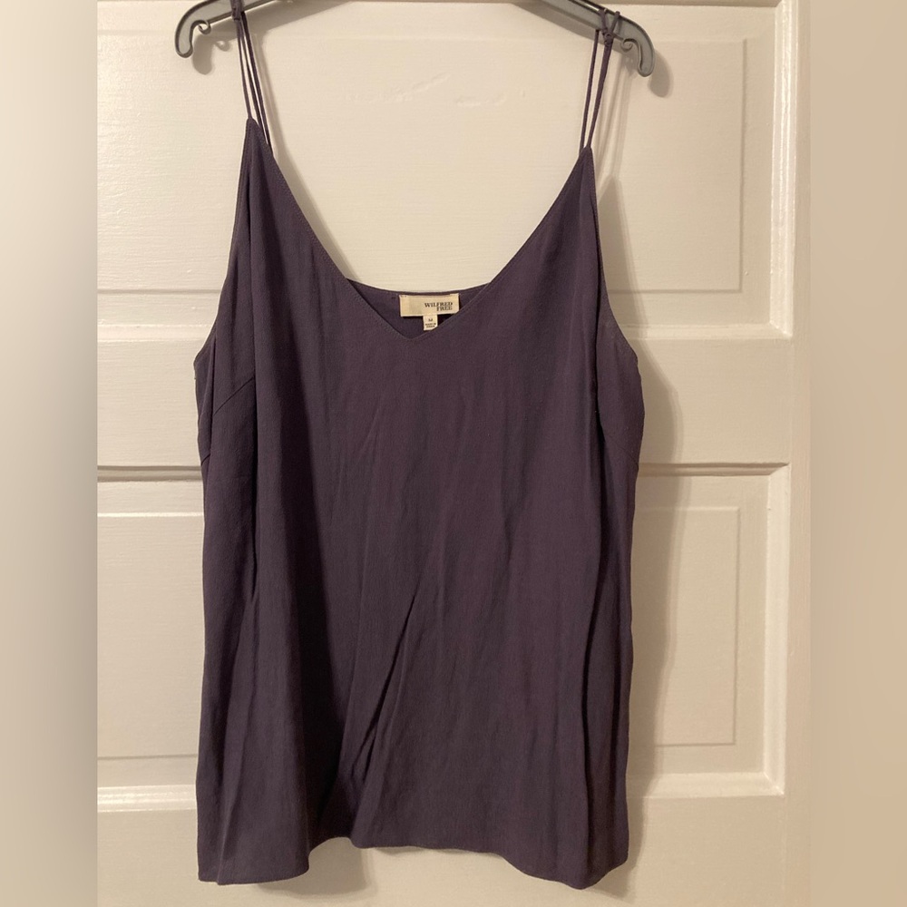 Wilfred Free Aritzia Margot V-Neck Camisole Tank Top Lined/Plum/Medium